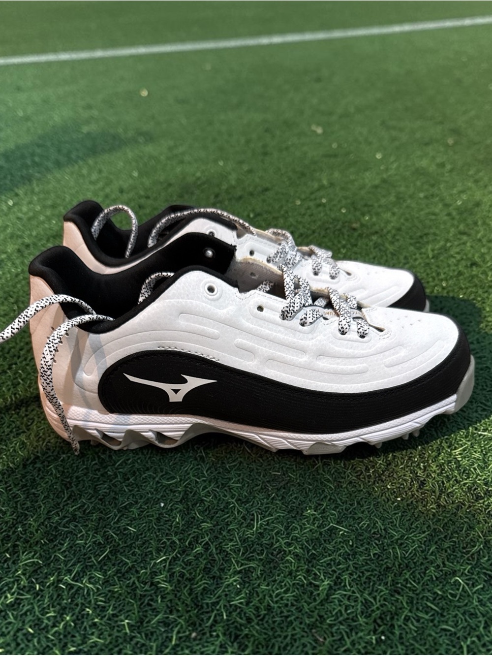 Mizuno Woman’s 9 Spike Advanced Jenny Finch Cleats (8) NEW